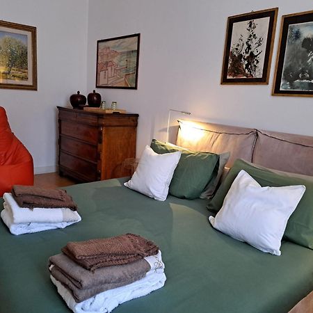 Casa Mari - Free Secure Parking, Breakfast, Private Bathroom, Wifi, Garden, Aircon, 3 Min Walk To Metro And Train Station Μιλάνο Εξωτερικό φωτογραφία