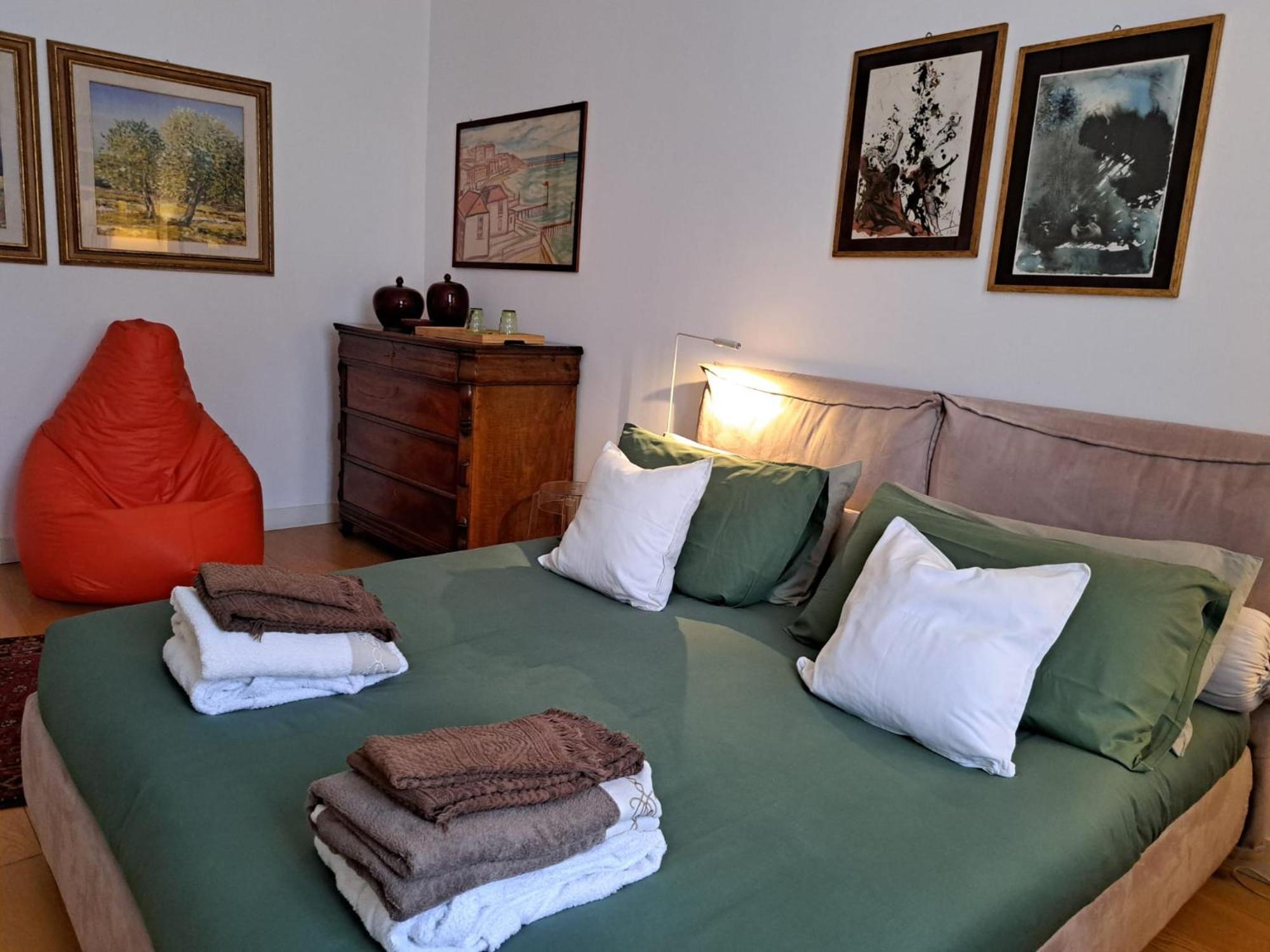 Casa Mari - Free Secure Parking, Breakfast, Private Bathroom, Wifi, Garden, Aircon, 3 Min Walk To Metro And Train Station Μιλάνο Εξωτερικό φωτογραφία