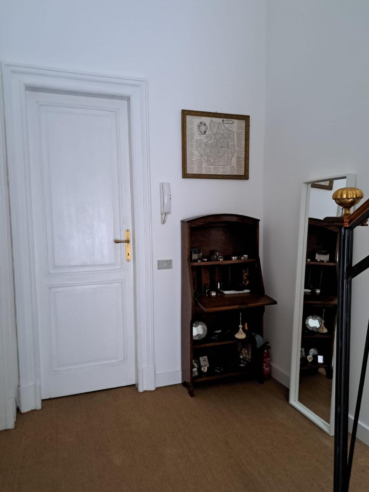 Casa Mari - Free Secure Parking, Breakfast, Private Bathroom, Wifi, Garden, Aircon, 3 Min Walk To Metro And Train Station Μιλάνο Εξωτερικό φωτογραφία