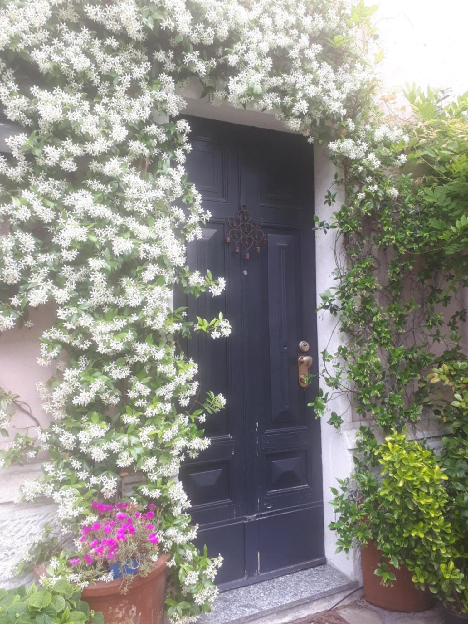 Casa Mari - Free Secure Parking, Breakfast, Private Bathroom, Wifi, Garden, Aircon, 3 Min Walk To Metro And Train Station Μιλάνο Εξωτερικό φωτογραφία